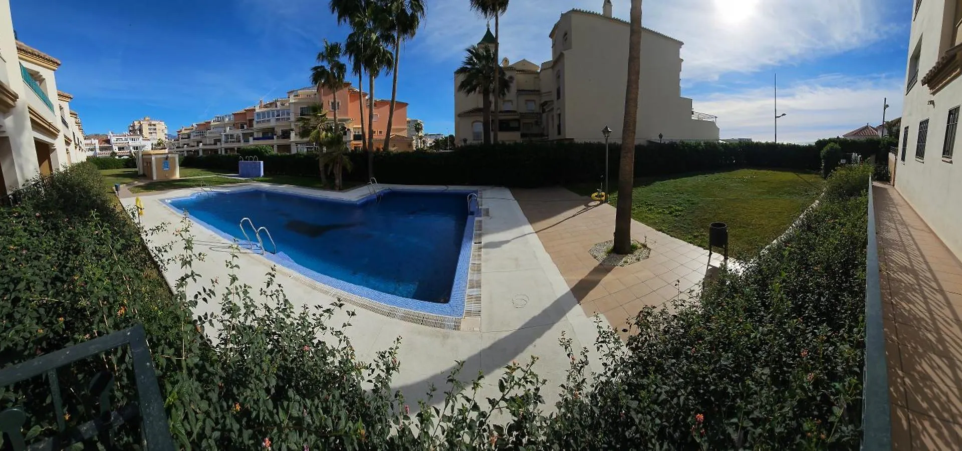 Euromar Beachfront & Parking Torrox Apartment
