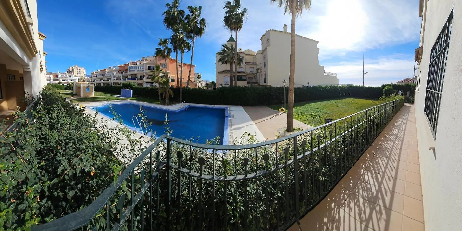 Euromar Beachfront & Parking Torrox Apartment