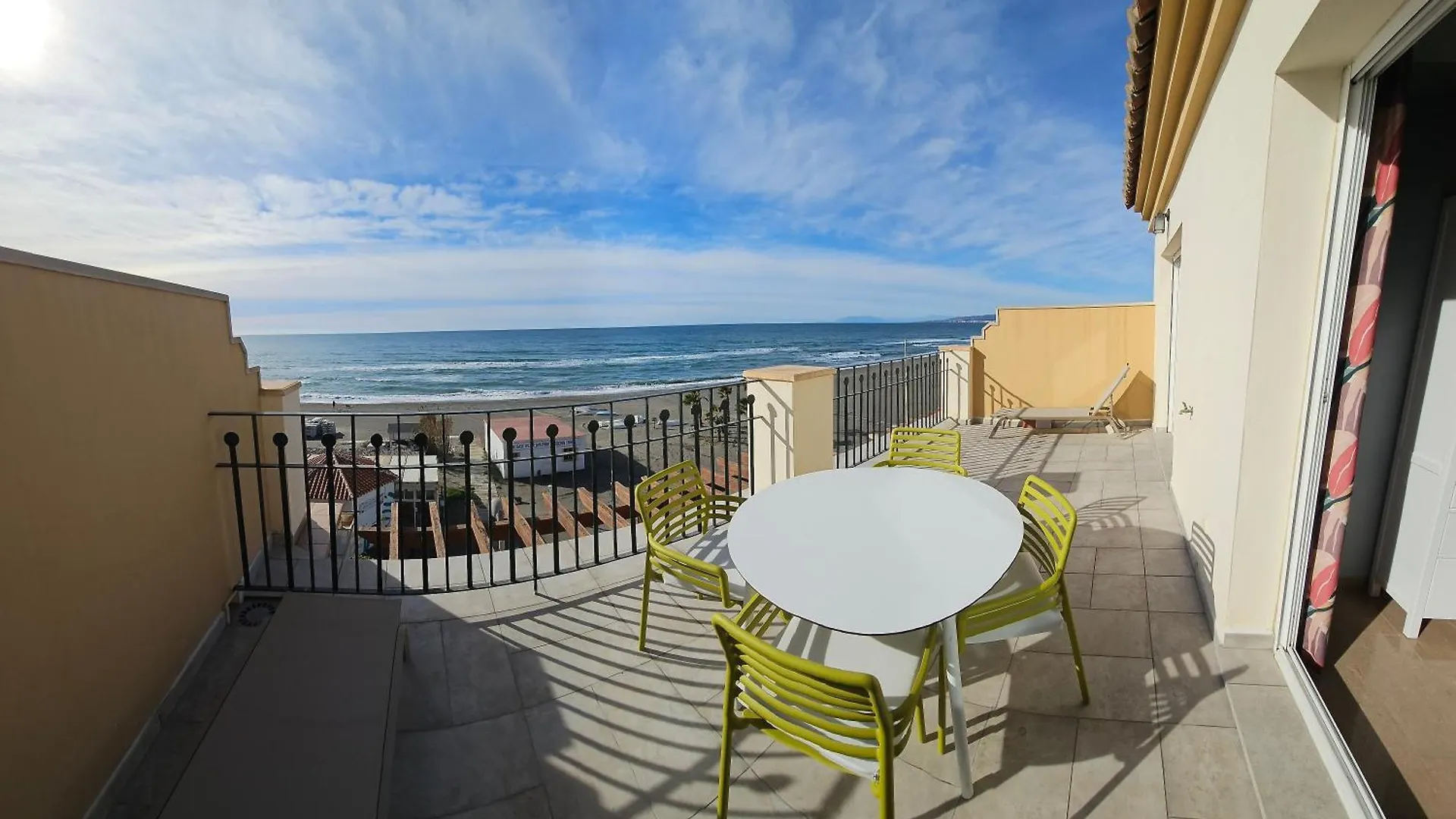 Euromar Beachfront & Parking Torrox